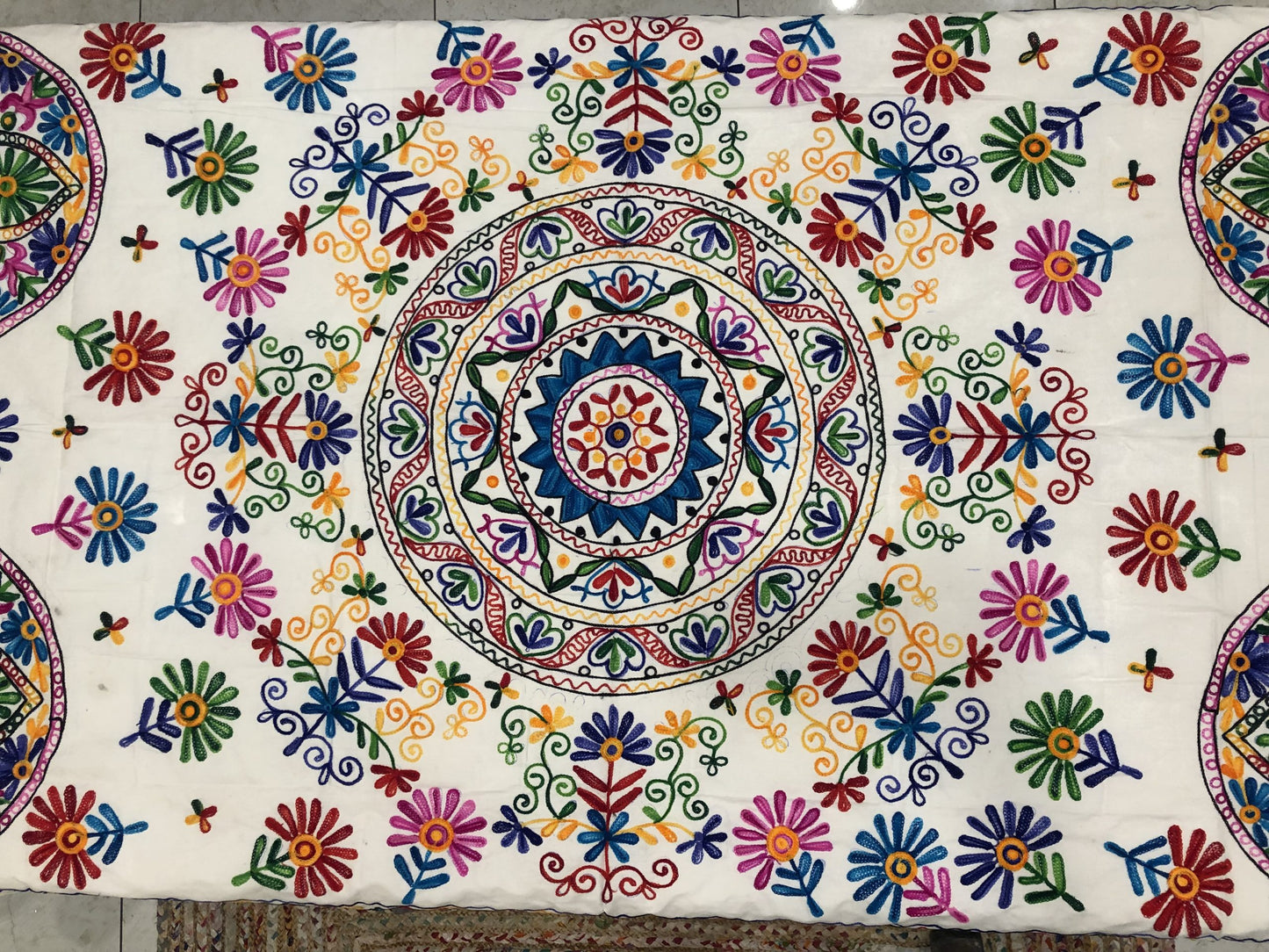 Kraftbarn - Table Cover Aari White Color 149