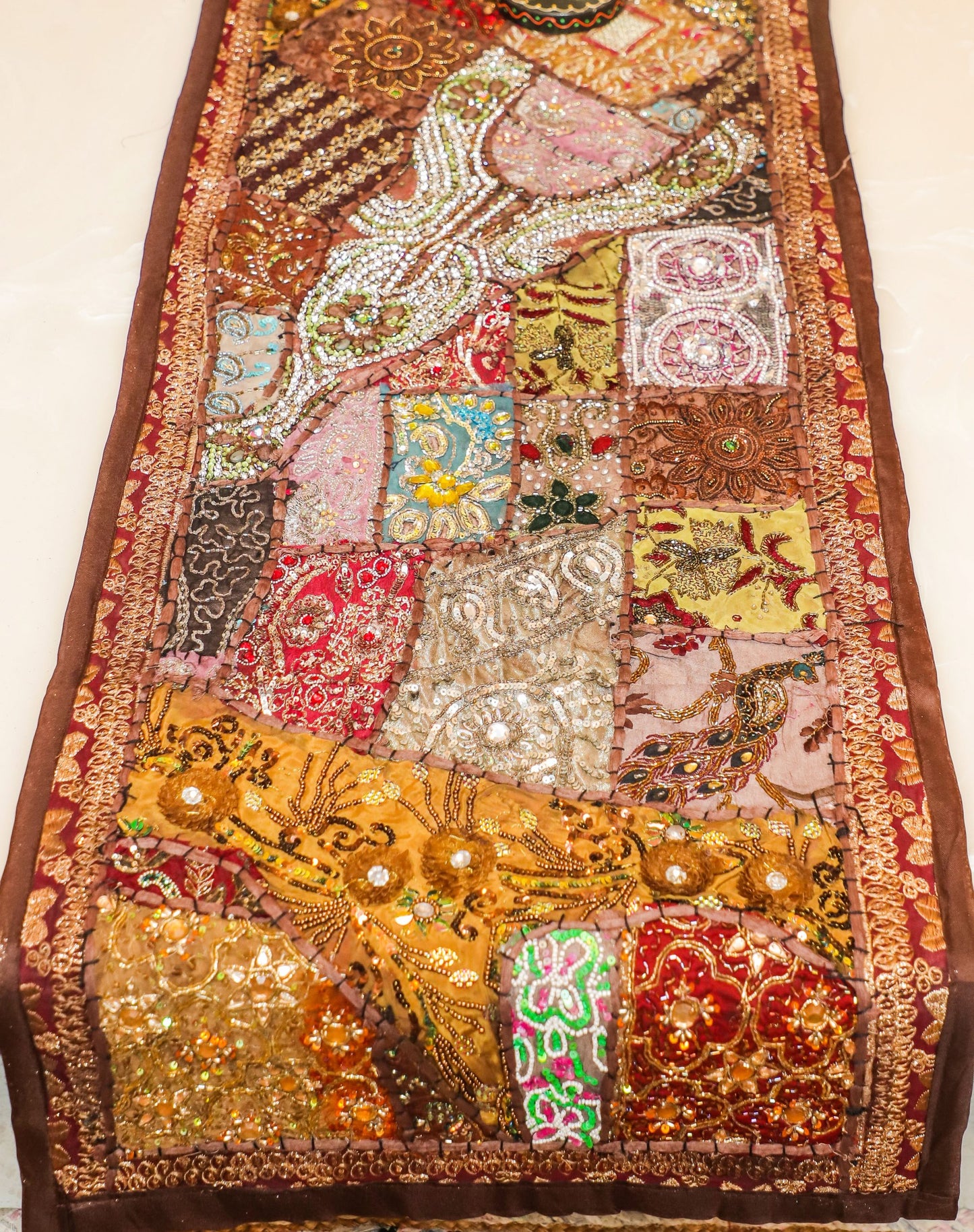 Kraftbarn - Table Runner Beads Brown Color